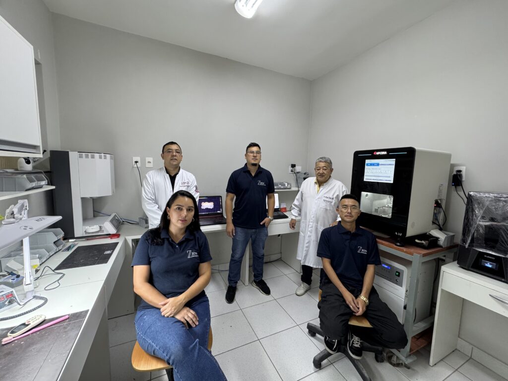 Nossa clínica odontológica oferece um tratamento humanizado visando democratizar e oferecer o tratamento ideal para seu caso, contamos com um laboratório digital próprio com toda tecnologia para realizar suas próteses altamente personalizadas e com um excelente custo benefício.